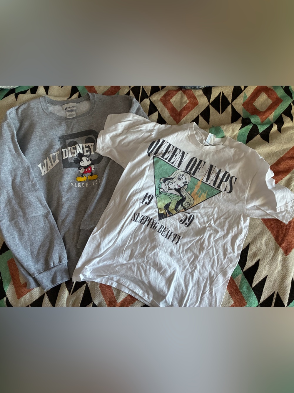 Disneyworld Crewneck Sweatshirt size Medium, Disney bundle, sleeping beauty